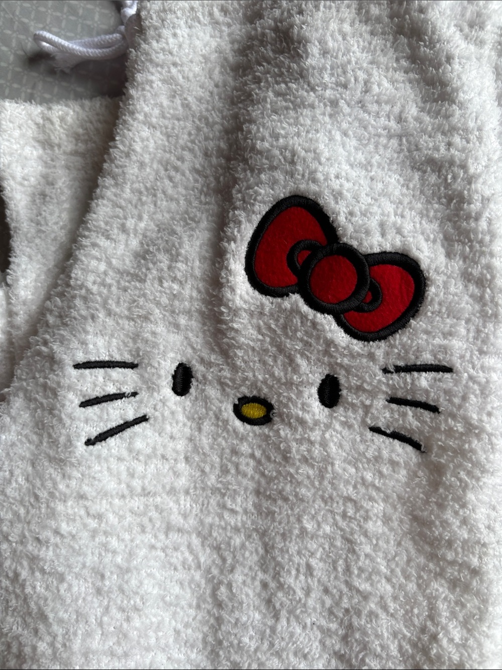 Hello Kitty Women’s White Sherpa Lounge pants - Picture 4 of 4